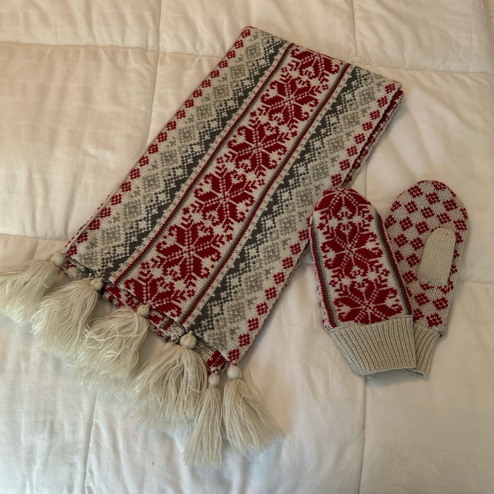 Eddie Bauer Fairisle Wool Knit Mittens & Scarf Set